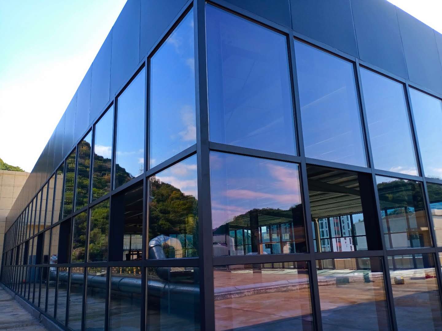 玻璃幕墙选浙江融商建设有限公司